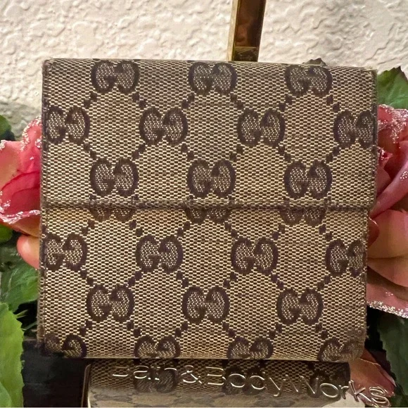 ⭐️Gucci Eclipse Compact Canvass Wallet Gold Tone Hardware 2 Snap Closures - Picture 3 of 15